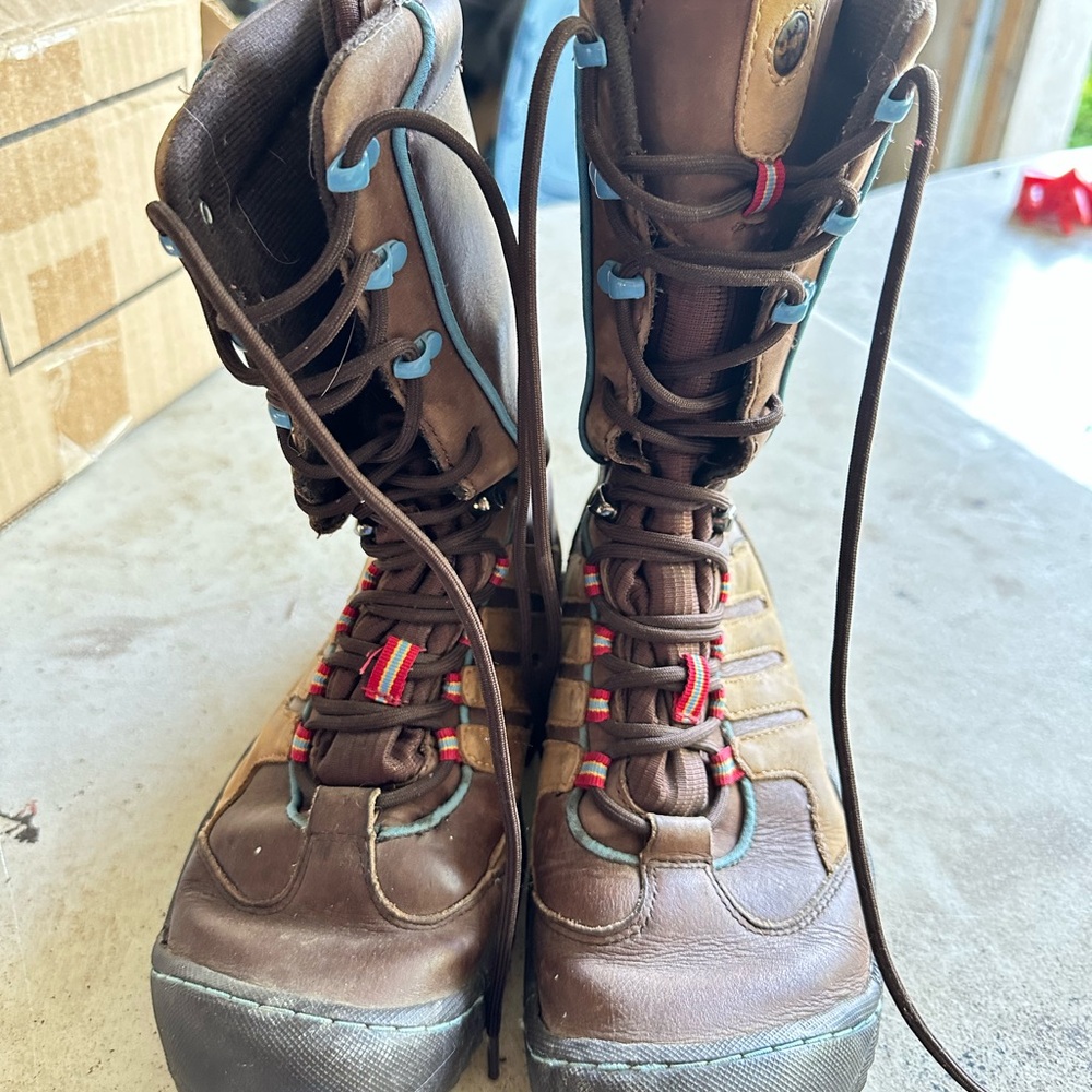 Jeep J41 Brown leather upper lace-up Boots with Blue & Tan Accents